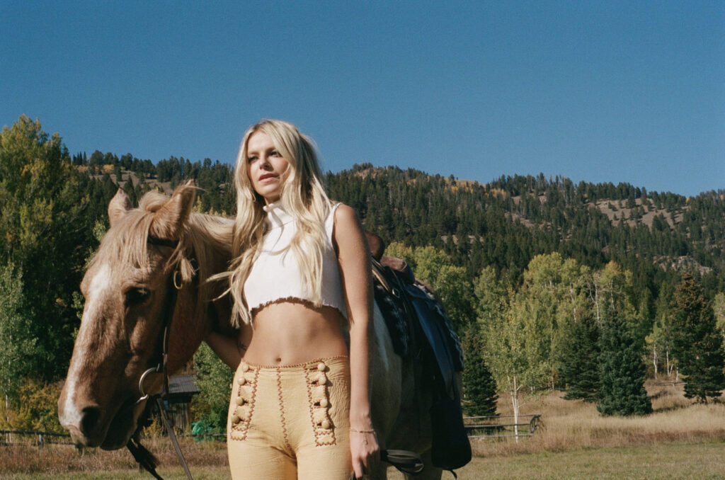 Carter Faith: A Rising Star in Country Music — Artist and Song Review 1 Carter Faith Artist Review dev.rbeatz.com LMS 0724 Photo 1